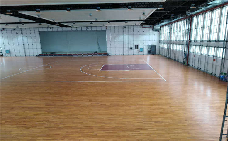 山東楓樺木運(yùn)動木地板價格及圖片