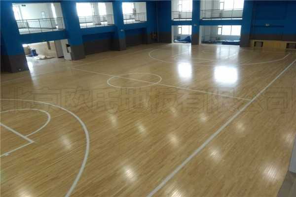 專業(yè)的籃球木地板，你選對了嗎？