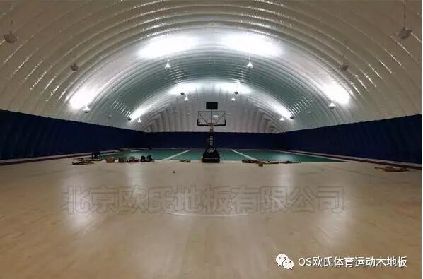 河北唐山遷安鎮(zhèn)麗景家園活動中心氣膜館運動木地板案例-圖4