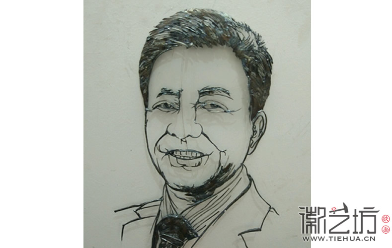人物肖像鐵畫送領(lǐng)導(dǎo) ——萬達(dá)副總裁丁本錫人物肖像鐵畫定制案例
