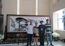 昆明長水國際機場迎客松鐵畫屏風(fēng)