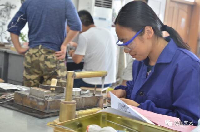 國家藝術(shù)基金&ldquo;蕪湖鐵畫藝術(shù)人才培養(yǎng)項(xiàng)目&rdquo;學(xué)員結(jié)業(yè)作品展 (10)