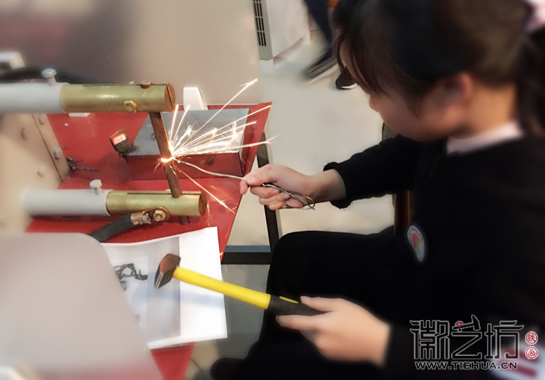 鏡湖小學(xué)真容國(guó)學(xué)堂鐵畫(huà)第二課 (8)