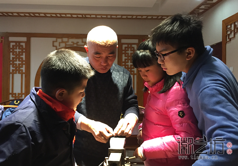 鏡湖小學(xué)真容國學(xué)堂鐵畫第六課 (10)