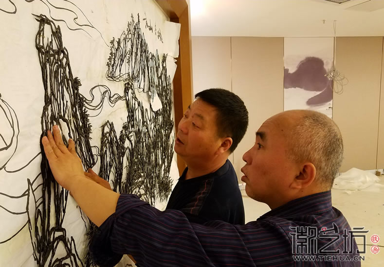 助力中博會(huì)鐵畫安裝現(xiàn)場(chǎng)2