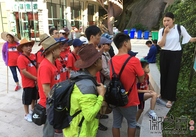 聽(tīng)導(dǎo)游講解三清山游覽路線