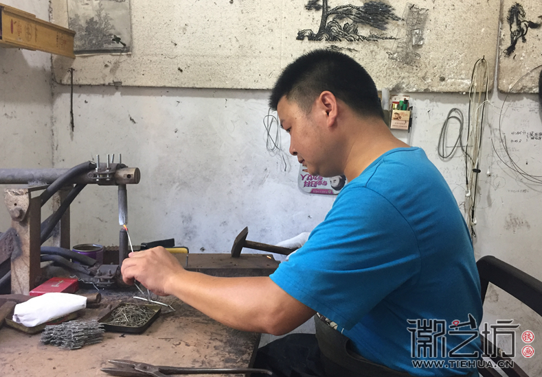 蕪湖鐵畫藝人周黃龍 (1)